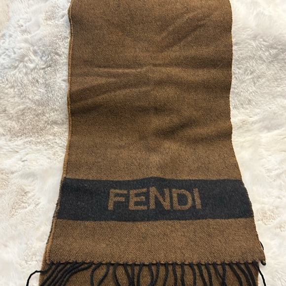 Fendi 💯 Wool Brown and Black fringe scarf unisex - Picture 7 of 13